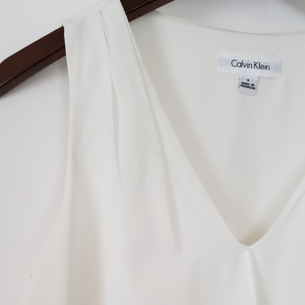 ๐ฟChic Calvin Klein Flowy Top๐ฟ๐HP๐ - Picture 3 of 8